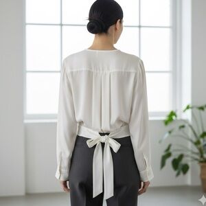 Vintage Valenti Cream Bow Back Blouse Size 6